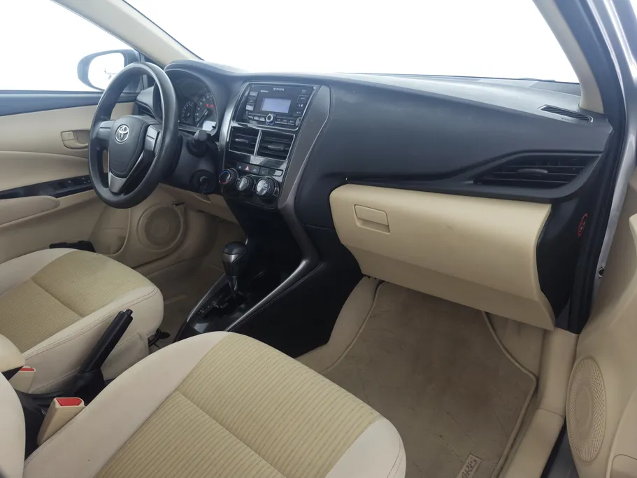 2021 Toyota Yaris  Y 