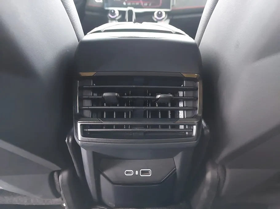 2024 Lynk and Co 05 Hyper Halo 