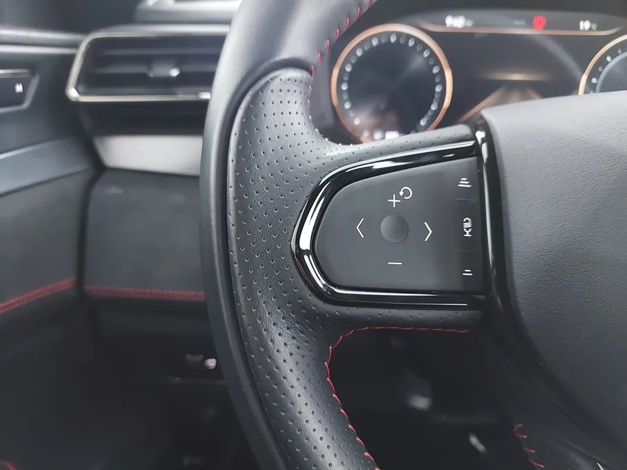 2024 Lynk and Co 05 Hyper Halo 