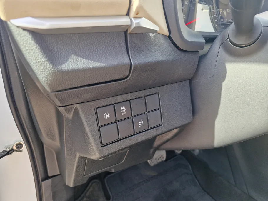 تويوتا يارس Y 2023 