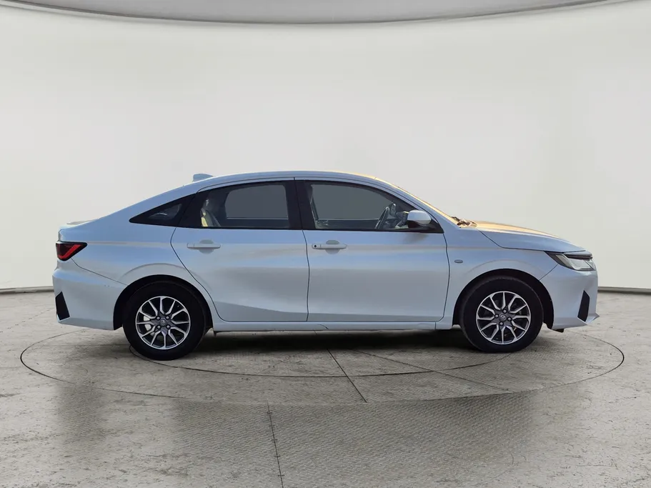 تويوتا يارس Y 2023 