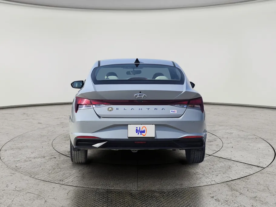 2023 Hyundai Elantra Smart 