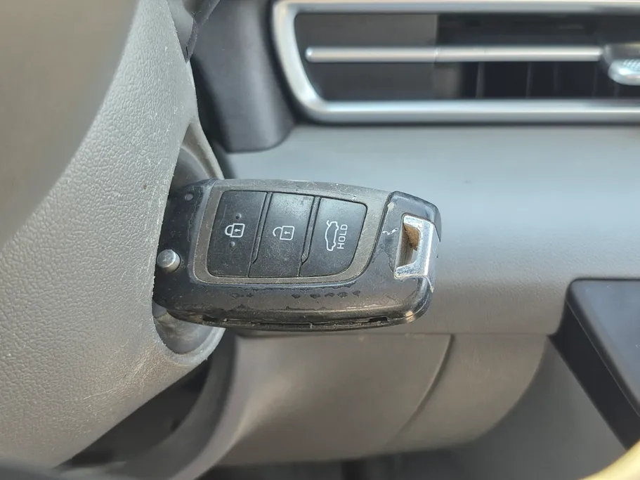 2023 Hyundai Elantra Smart 