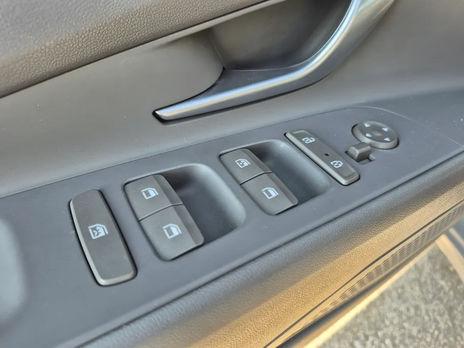 2023 Hyundai Elantra Smart 