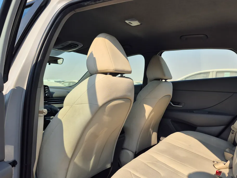 2023 Hyundai Elantra Smart 