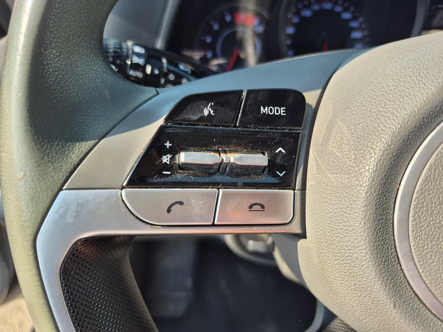 2023 Hyundai Elantra Smart 