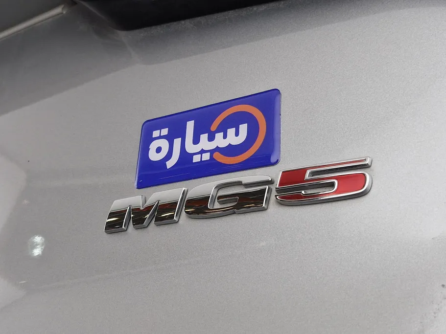 2022 MG 5 STD 