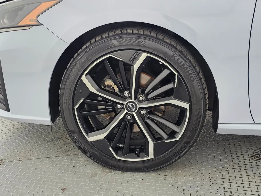 2024 Nissan Altima SR 