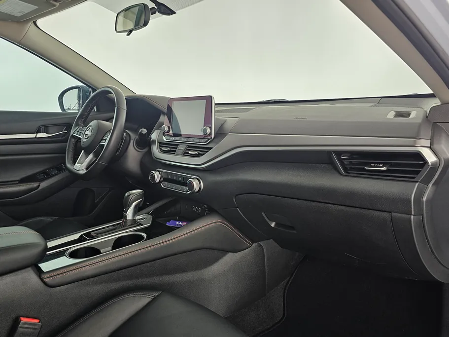 2024 Nissan Altima SR 