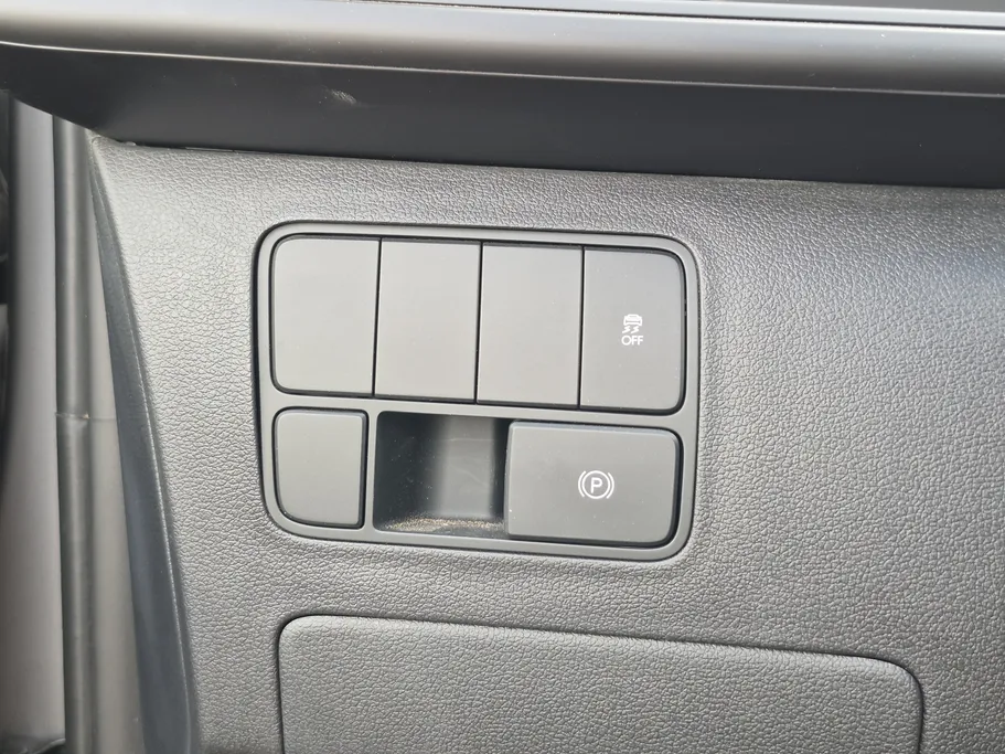 هيونداي ستاريا سمارت 11 مقاعد 2025 