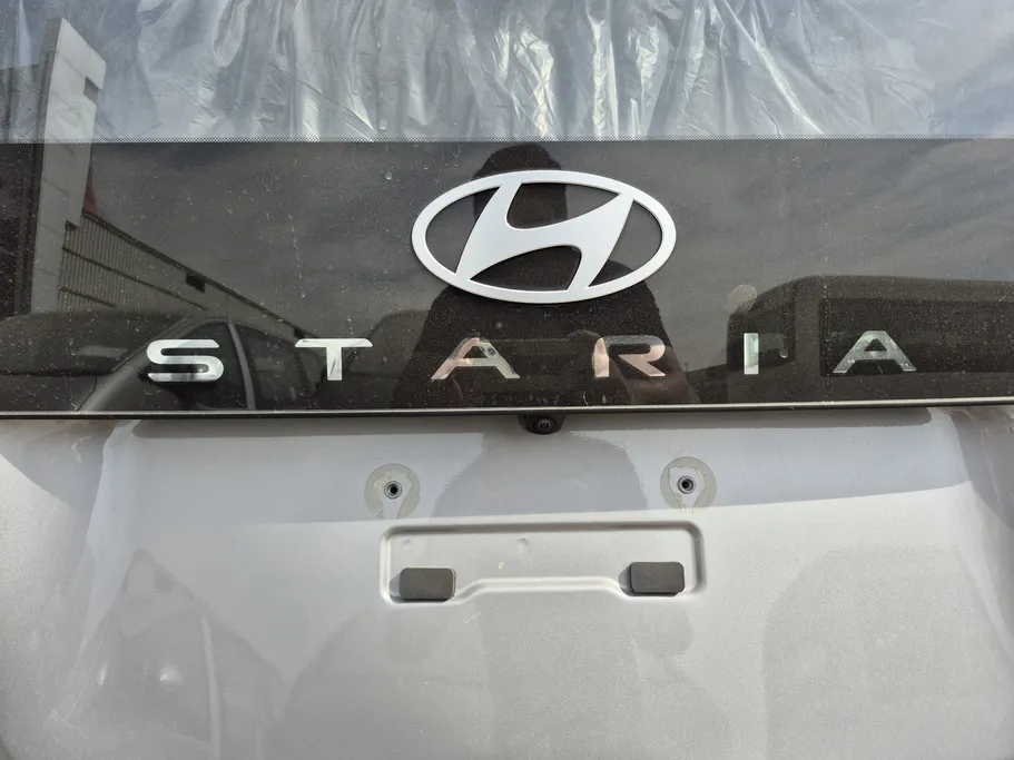 هيونداي ستاريا سمارت 11 مقاعد 2025 