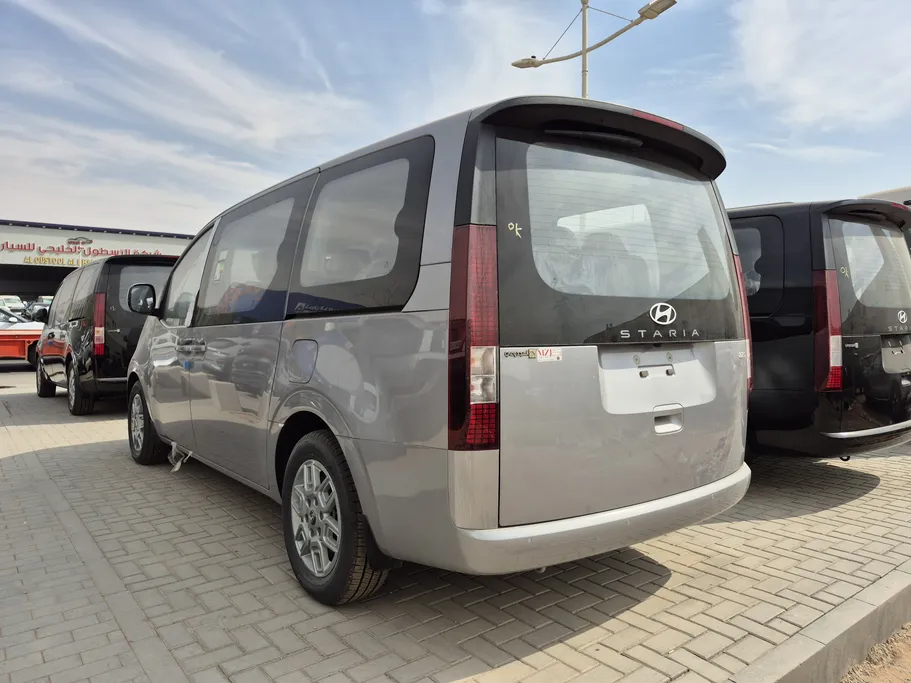 هيونداي ستاريا سمارت 11 مقاعد 2026 