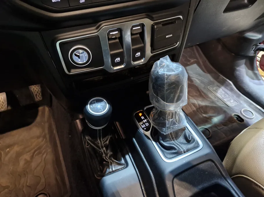 2022 Jeep Wrangler صحارى 