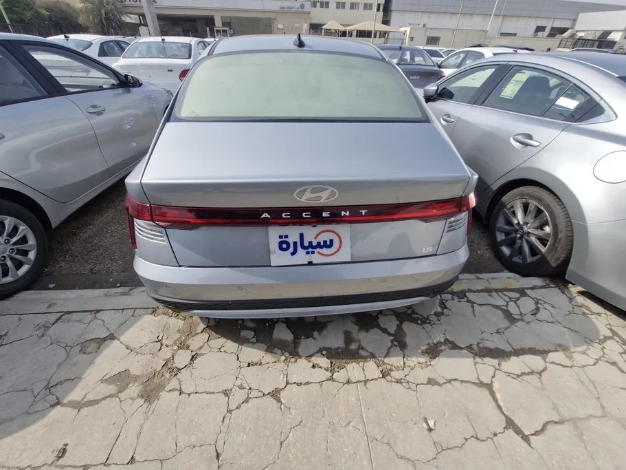 هيونداي اكسنت سمارت 2024 