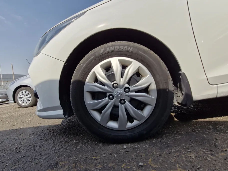 هيونداي اكسنت سمارت 2023 