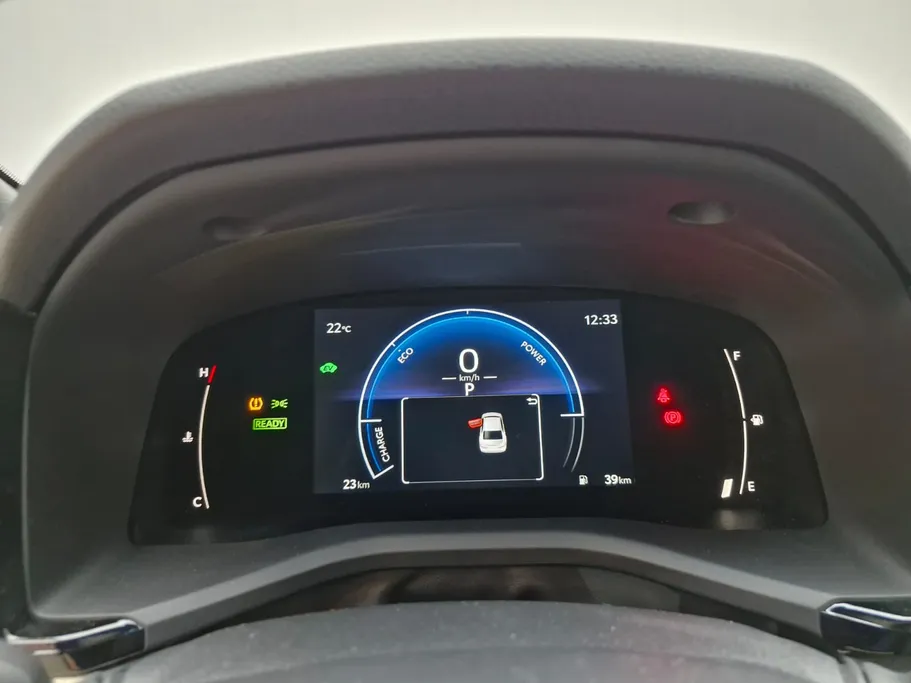 2025 Toyota Camry  E HEV 