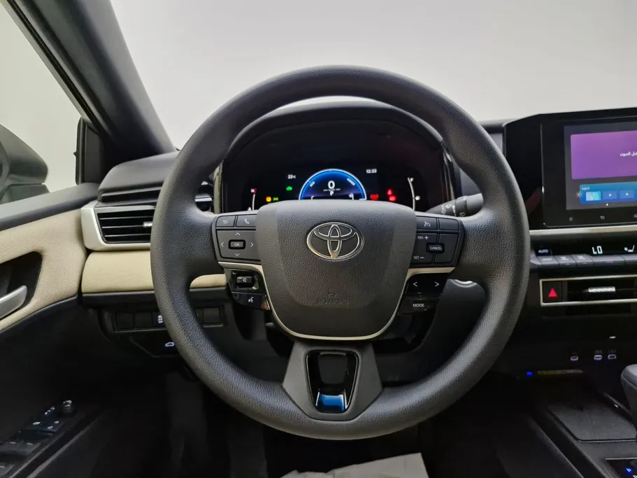 2025 Toyota Camry  E HEV 