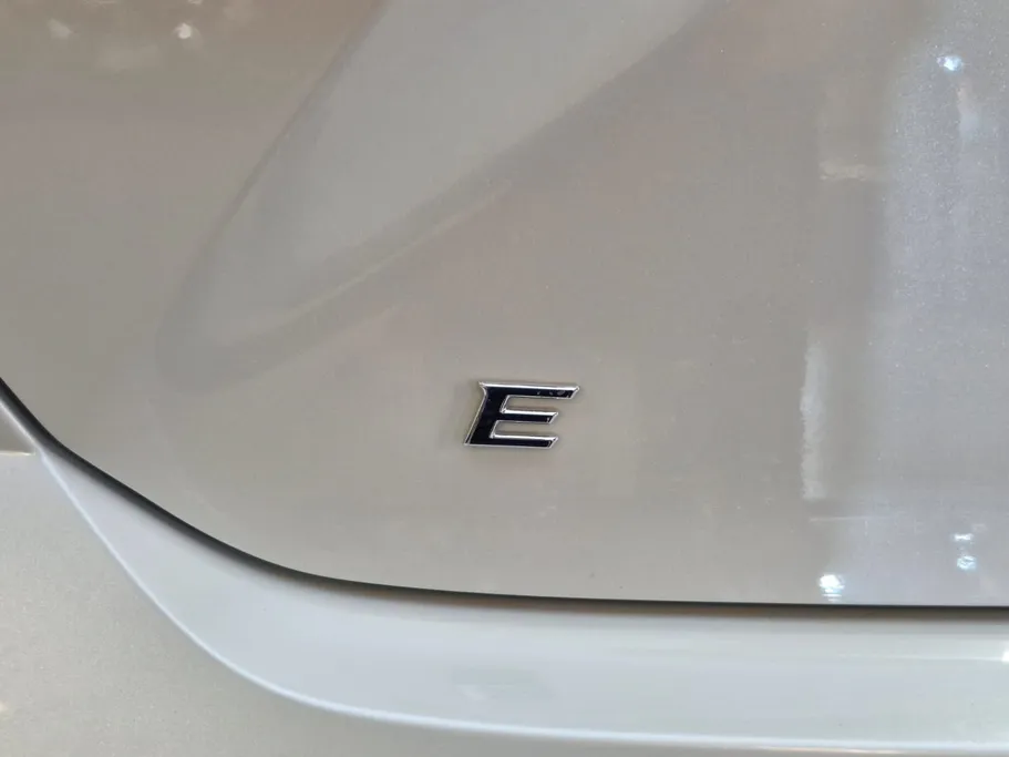 2025 Toyota Camry  E HEV 