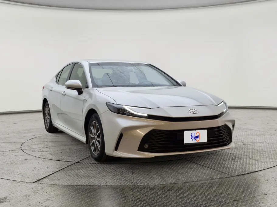 2025 Toyota Camry  E HEV 