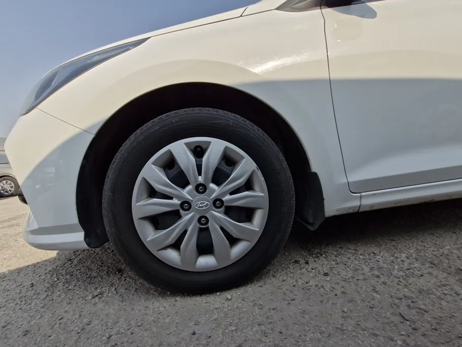 هيونداي اكسنت سمارت 2023 