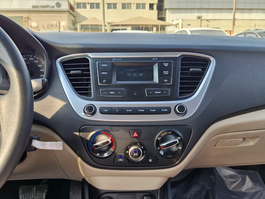 هيونداي اكسنت سمارت 2023 