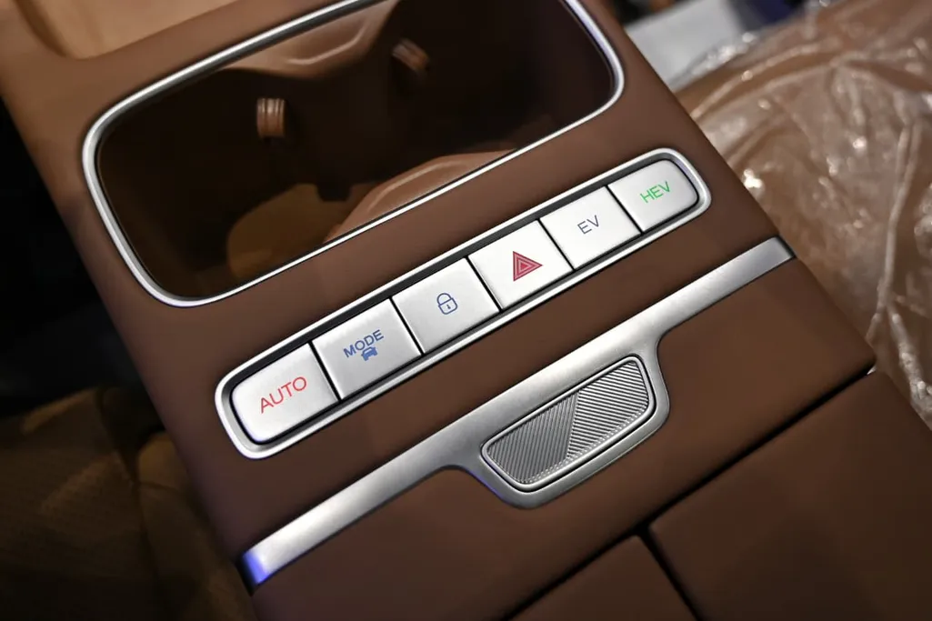 2026 Jaecoo J7SHS Adventure 