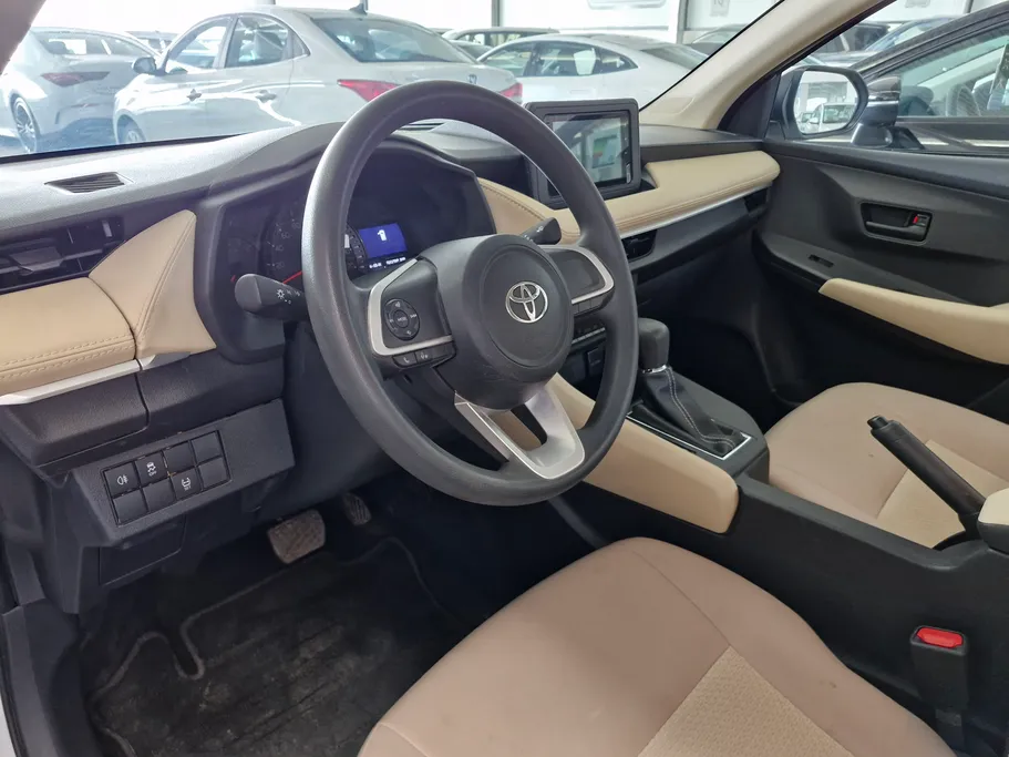 2023 Toyota Yaris  Y 