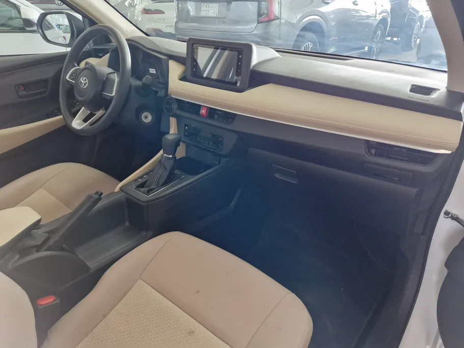 2023 Toyota Yaris  Y 