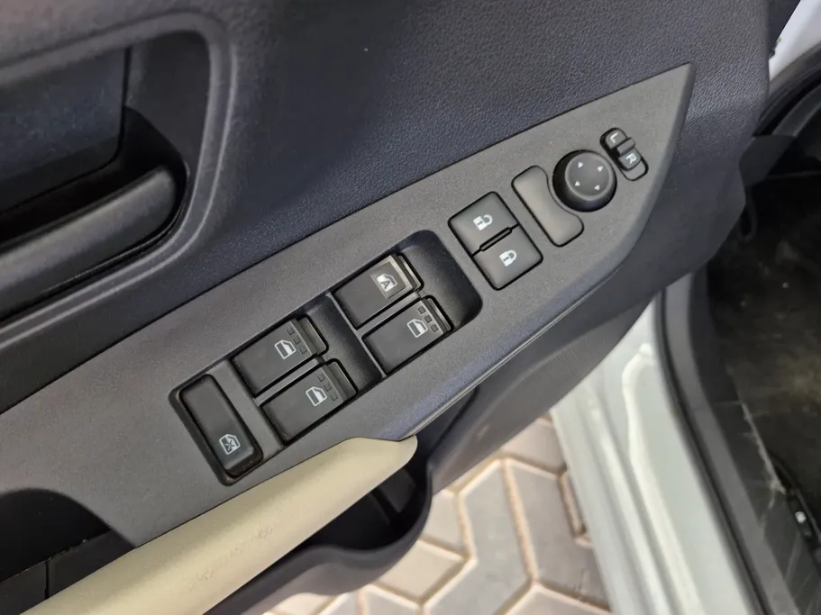 2023 Toyota Yaris  Y 