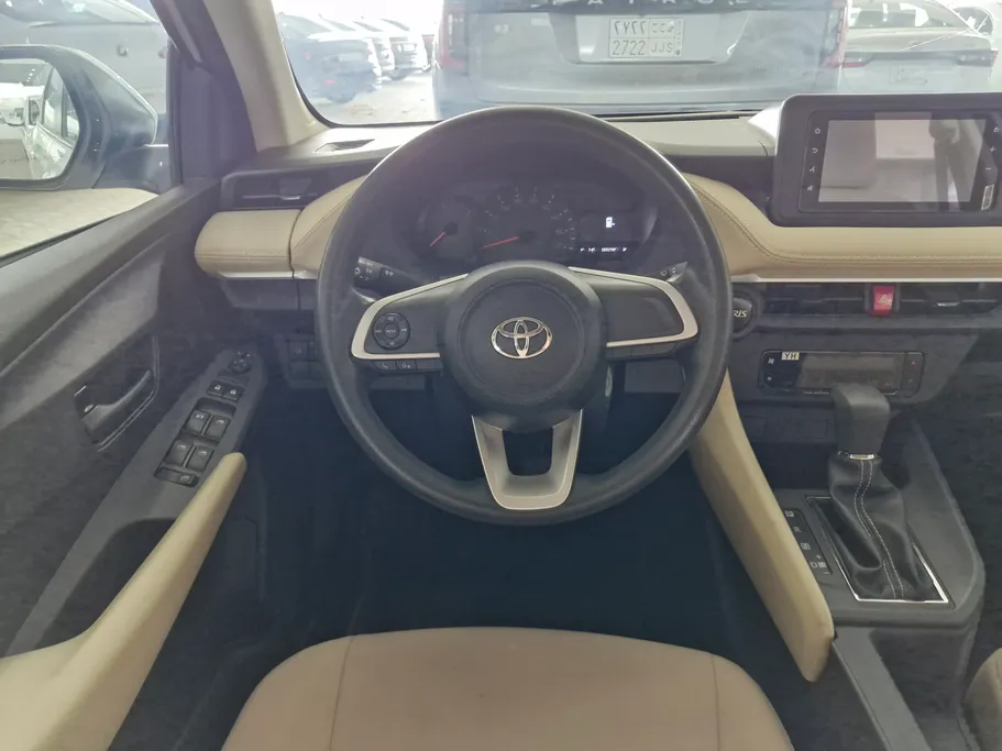 2023 Toyota Yaris  Y 