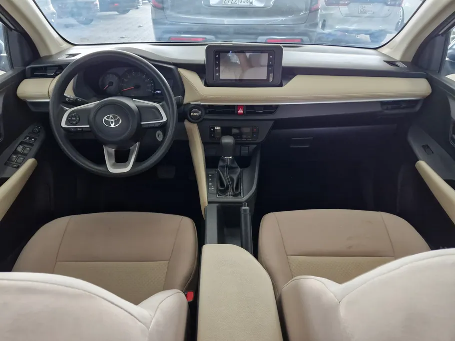 2023 Toyota Yaris  Y 