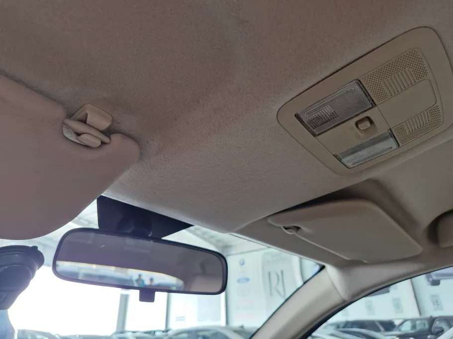 2023 Toyota Yaris  Y 