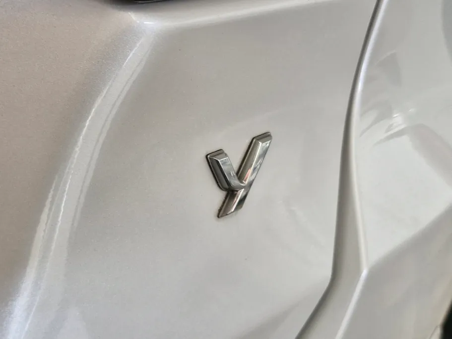 2023 Toyota Yaris  Y 