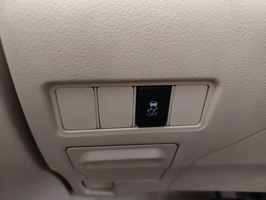 تويوتا يارس Y 2021 