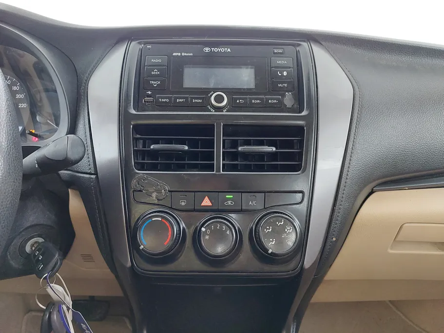 تويوتا يارس Y 2021 