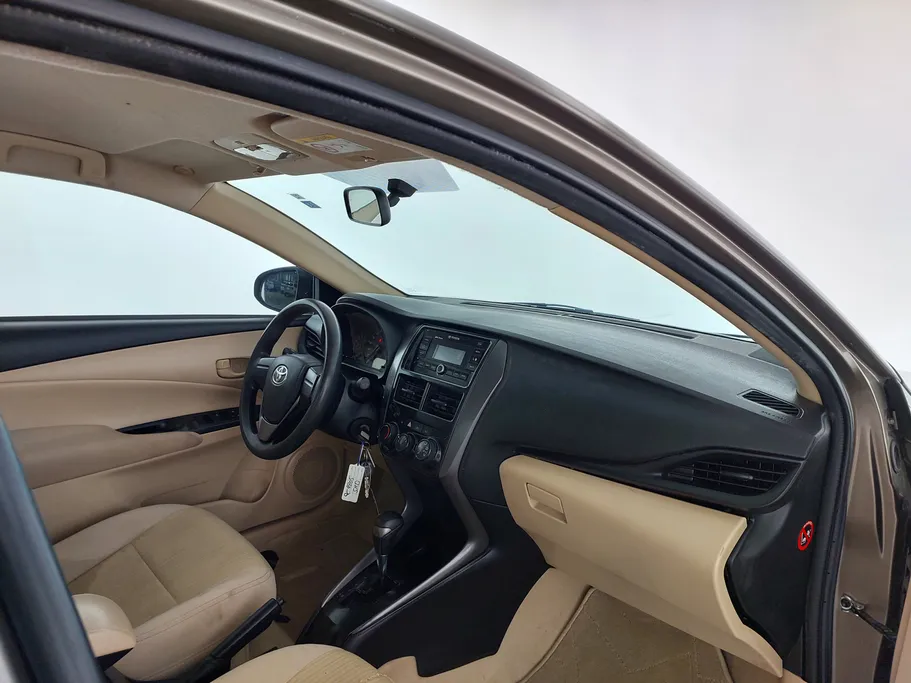 تويوتا يارس Y 2021 