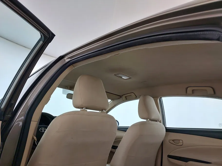 تويوتا يارس Y 2021 