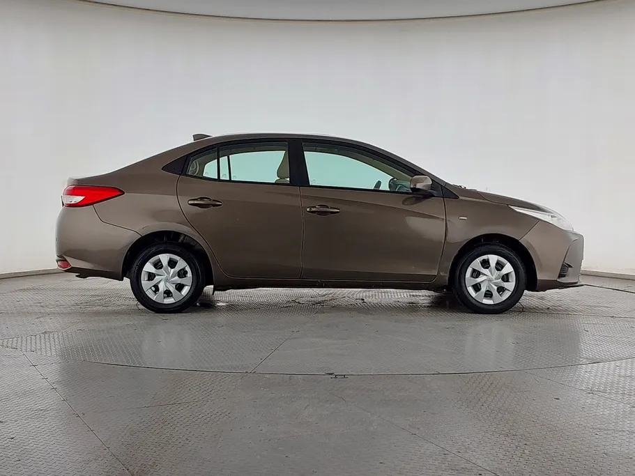 تويوتا يارس Y 2021 