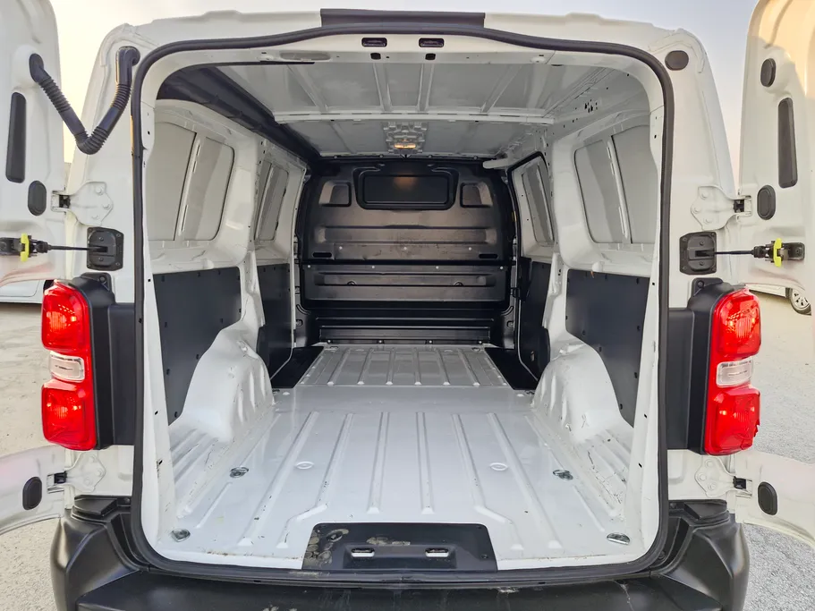 2020 Peugeot Partner Short van 