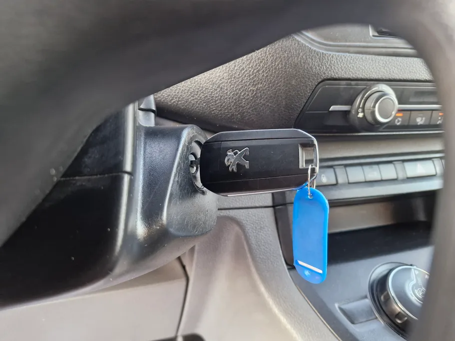 2020 Peugeot Partner Short van 