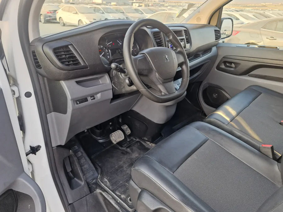 2020 Peugeot Partner Short van 