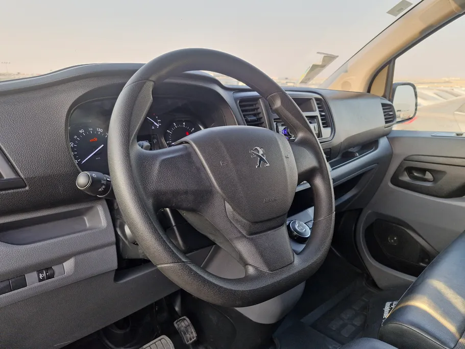 2020 Peugeot Partner Short van 