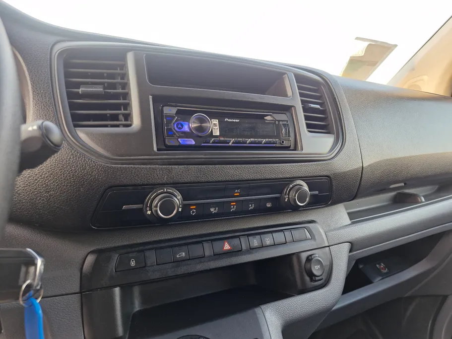 2020 Peugeot Partner Short van 