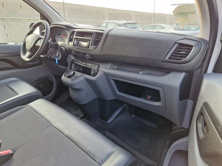 2020 Peugeot Partner Short van 