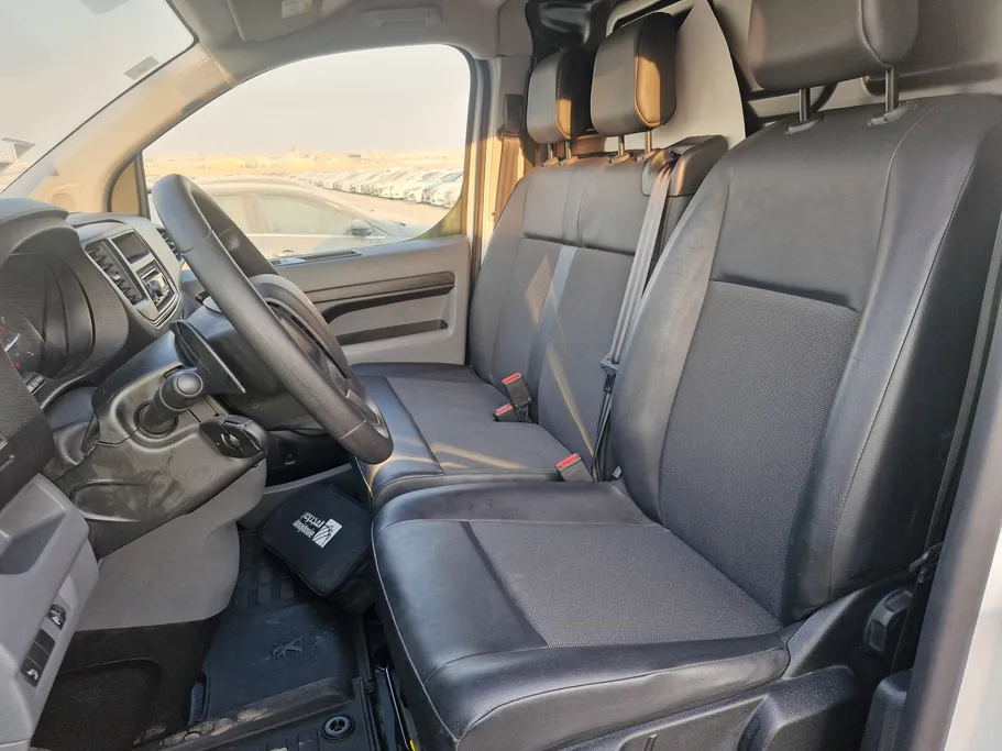 2020 Peugeot Partner Short van 