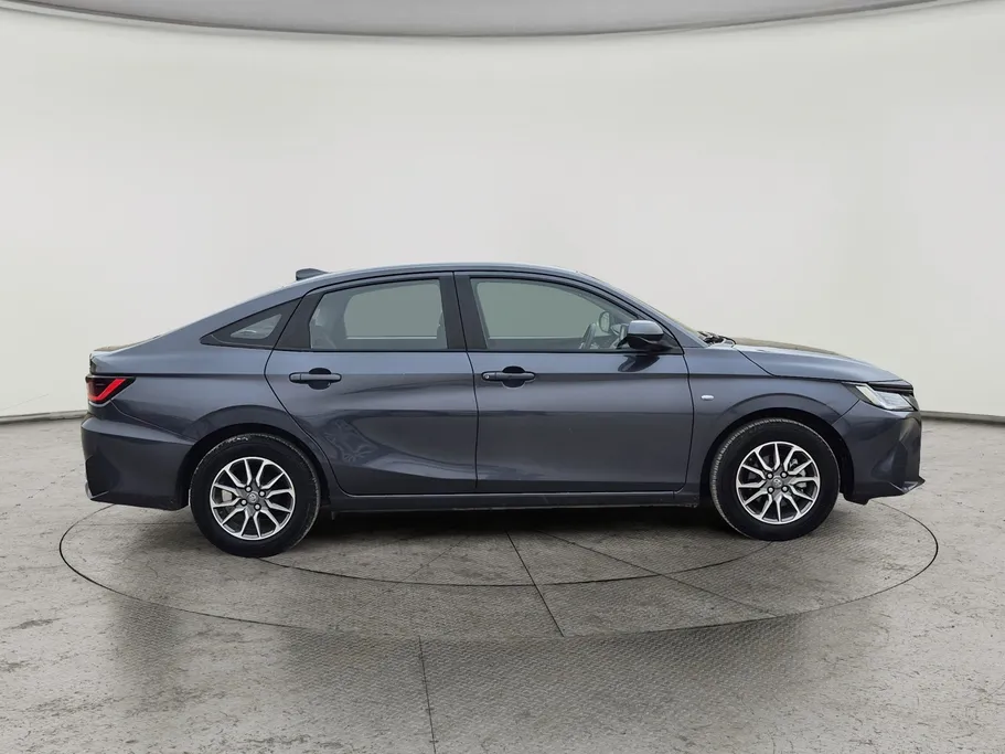 2024 Toyota Yaris  Y 