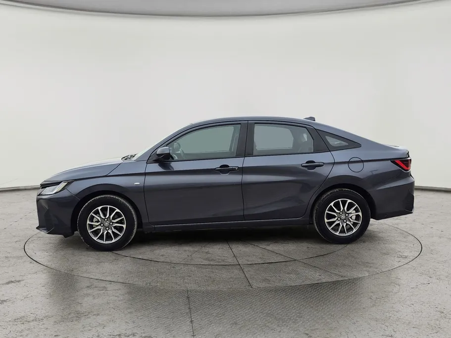 2024 Toyota Yaris  Y 