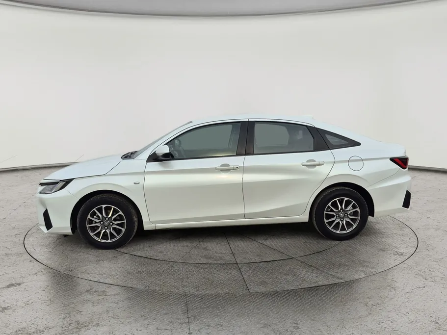 2024 Toyota Yaris  Y 