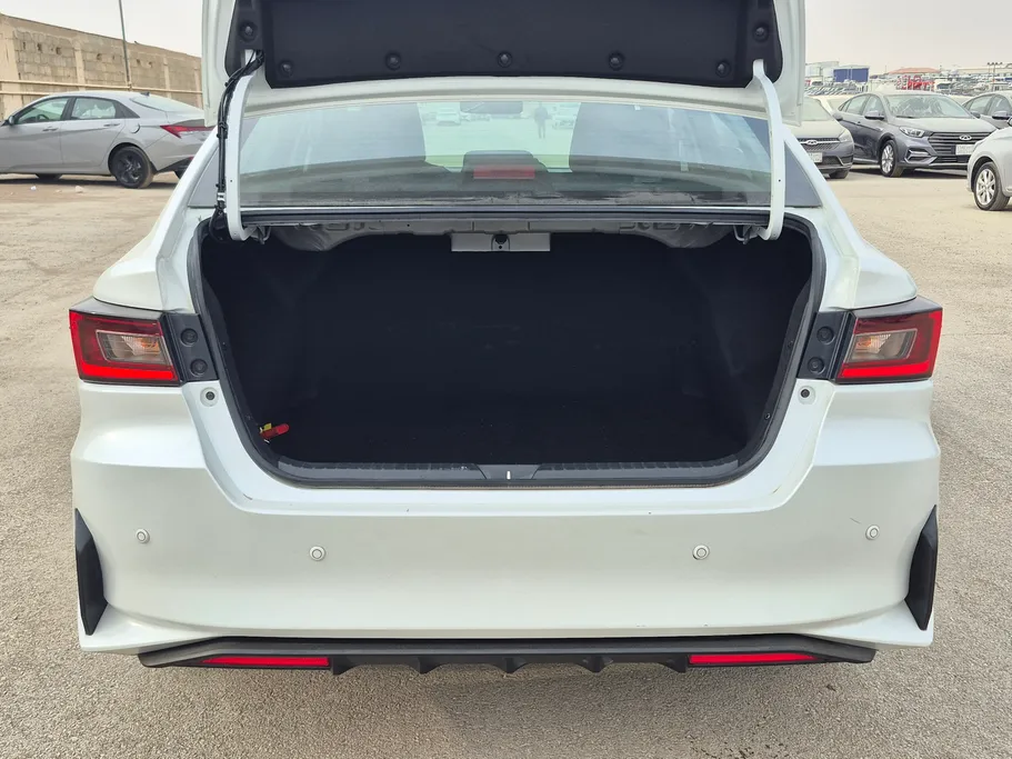 2024 Toyota Yaris  Y 