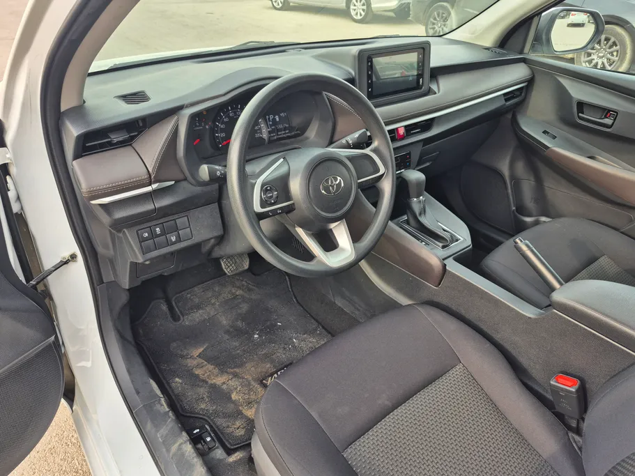 2024 Toyota Yaris  Y 